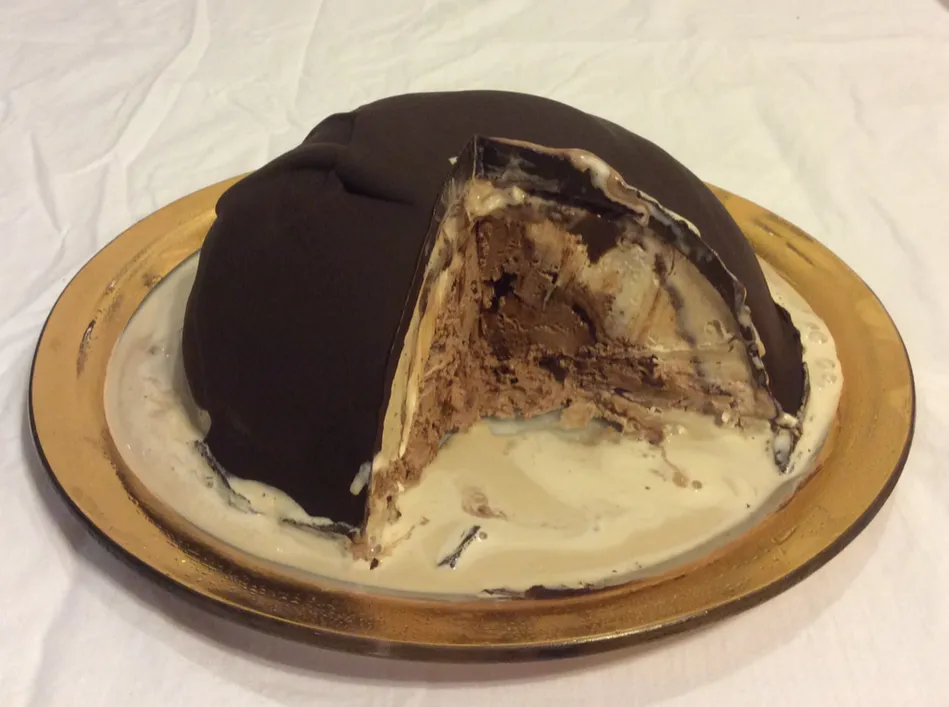 bombe glacée, a dish from France