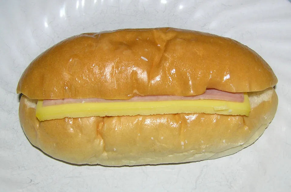 ham and egg bun