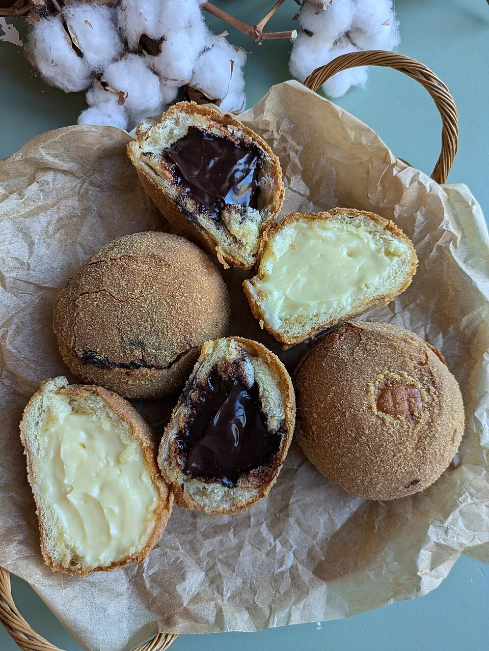 Iris (pastry), a dish from Italy
