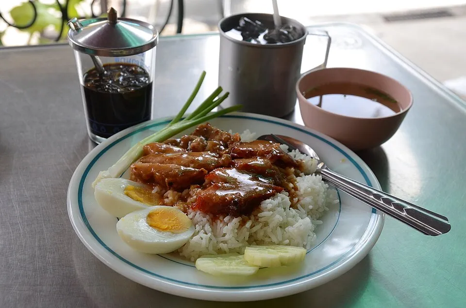 Khao mu daeng