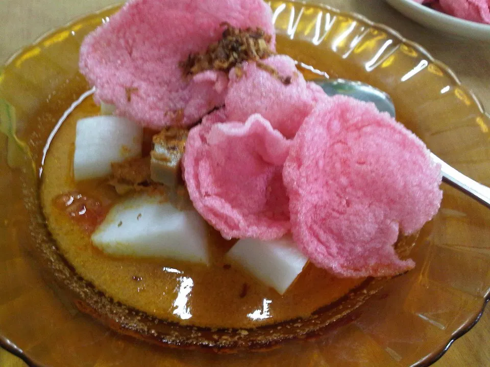 Lontong dekem