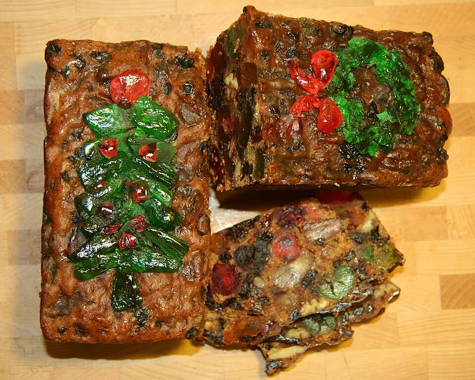 Zelten, a dish from Italy